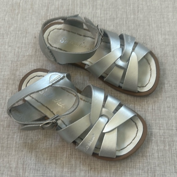 Salt Water Sandals by Hoy Other - Saltwater toddler Sandal Hoy‎ classic leather silver Toddler size 9